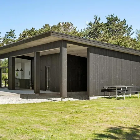 4 Bedroom Beautiful In Sjaellands Odde Feriehus