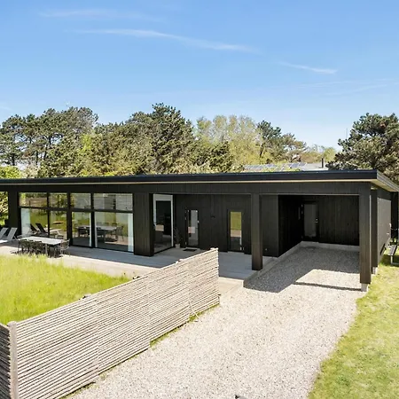 4 Bedroom Cozy In Sjaellands Odde *