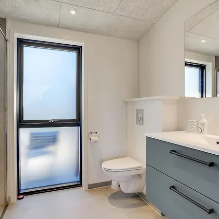 4 Bedroom Beautiful In Sjaellands Odde Prázdninový dům